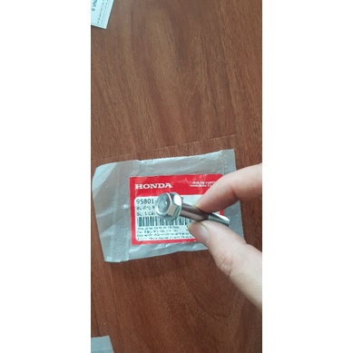 Ốc treo pô dưới và trên xe Airblade xịn