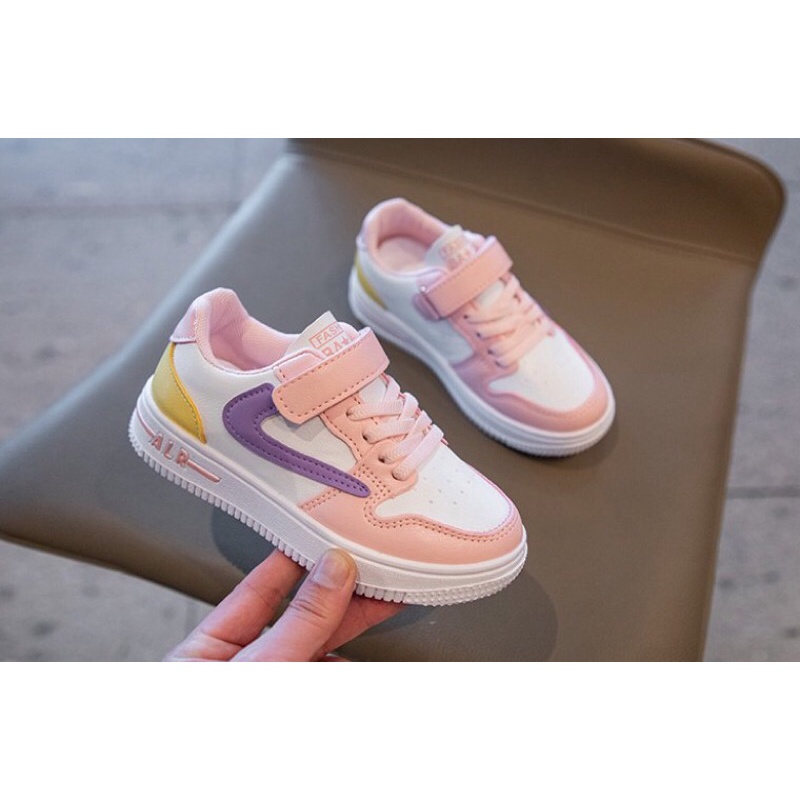 Giày thể thao trai gái siêu nhẹ HÀNG XỊN size trung đại