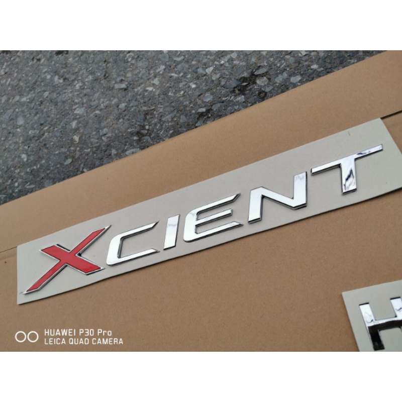Tem chữ XCIENT mạ crome, tem trang trí xe 5*42cm.