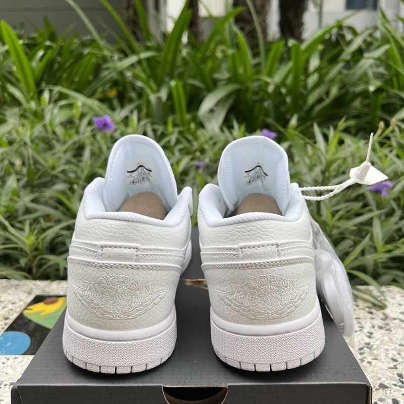 Giày thể thao_Nike Jordann 1low trắng full giày nam nữ cổ thấp phong cách đơn giản dễ phối đồ