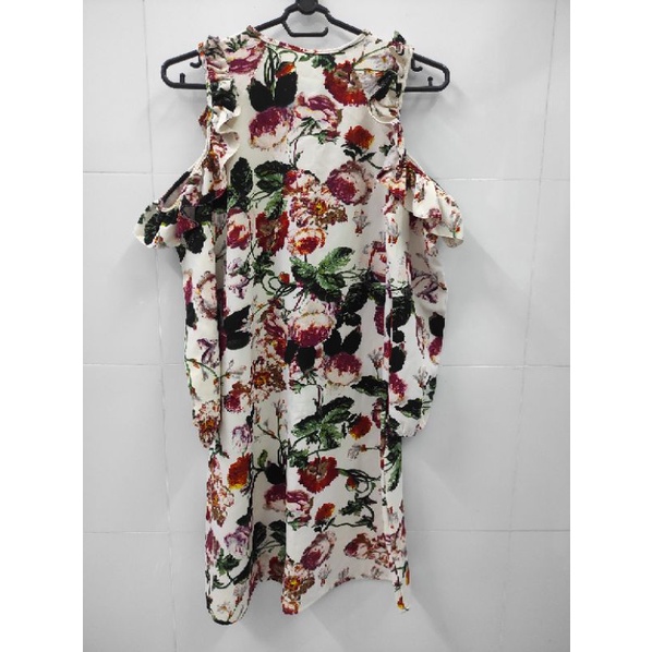 Thanh lý đầm hoa khoét vai