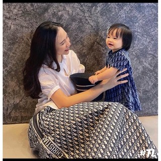 Chân váy dior cạp chun dáng dài