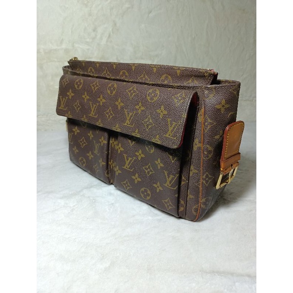 Túi xách si hiệu LV