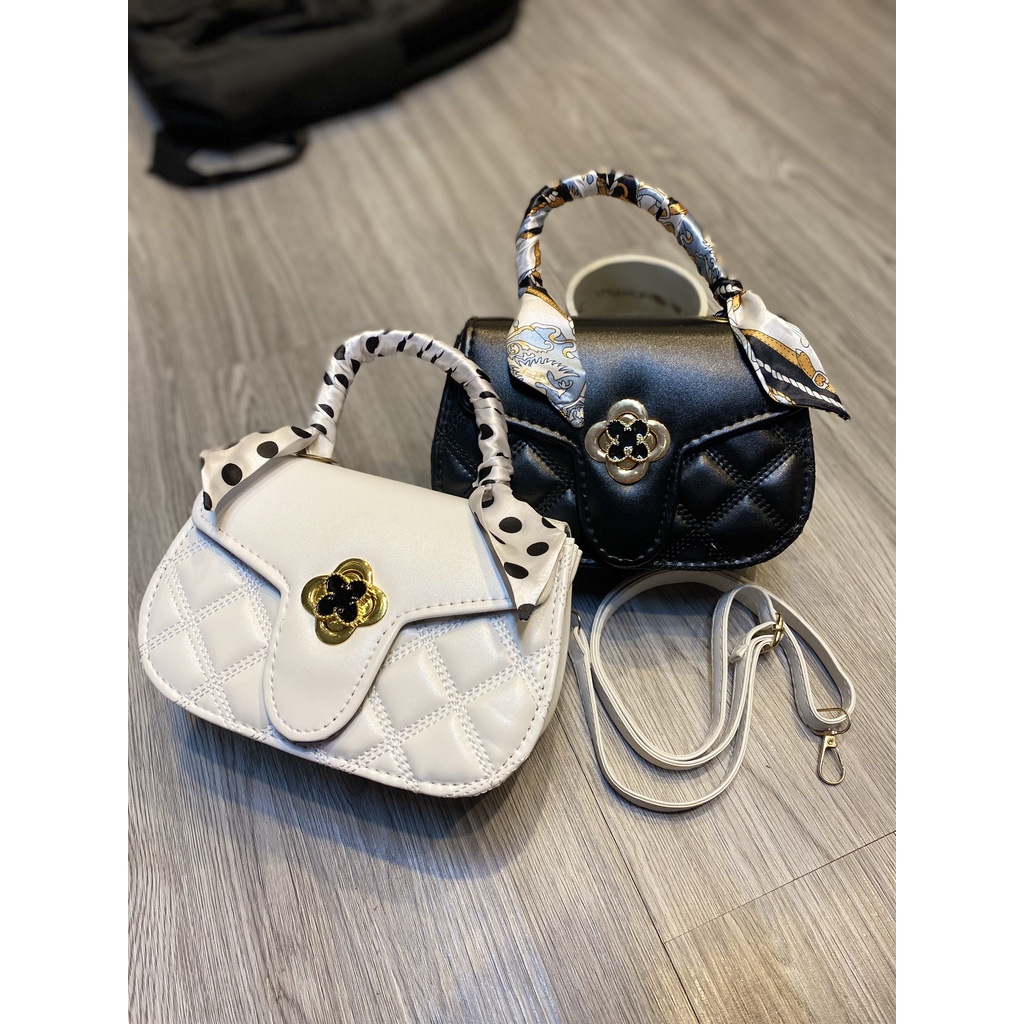 Túi xách nữ khóa bông hoa tặng kèm khăn lụa sang trọng HQ 398