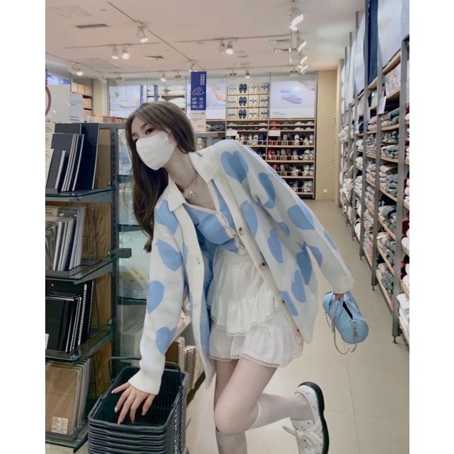 (Sẵn) Set 3 món: Khoác cardigan trái tim xanh + Croptop cổ yếm viền trắng + Chân váy trắng xòe tầng