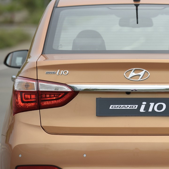 Tem Logo Chữ Nổi I10 - Hyundai