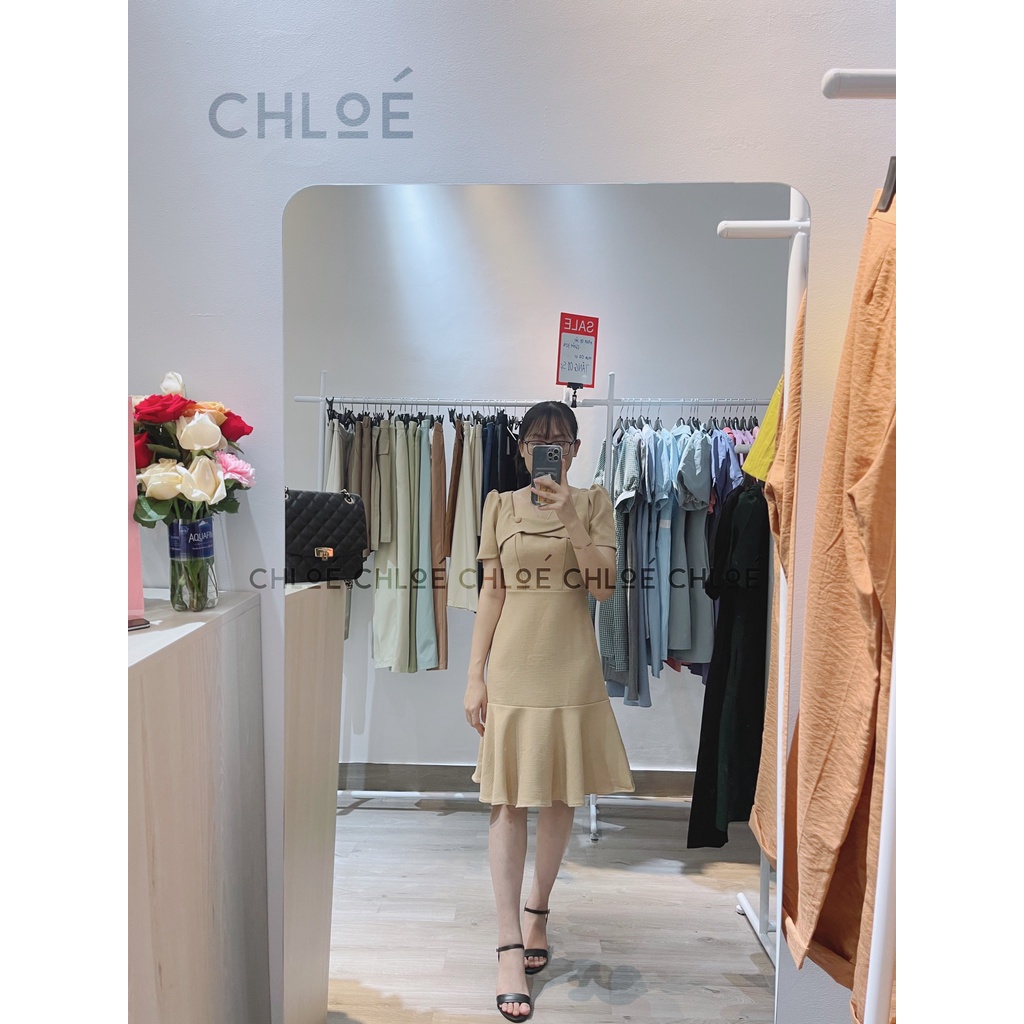 Thời trang nữ thiết kế - váy công sở cổ vuông đính nút