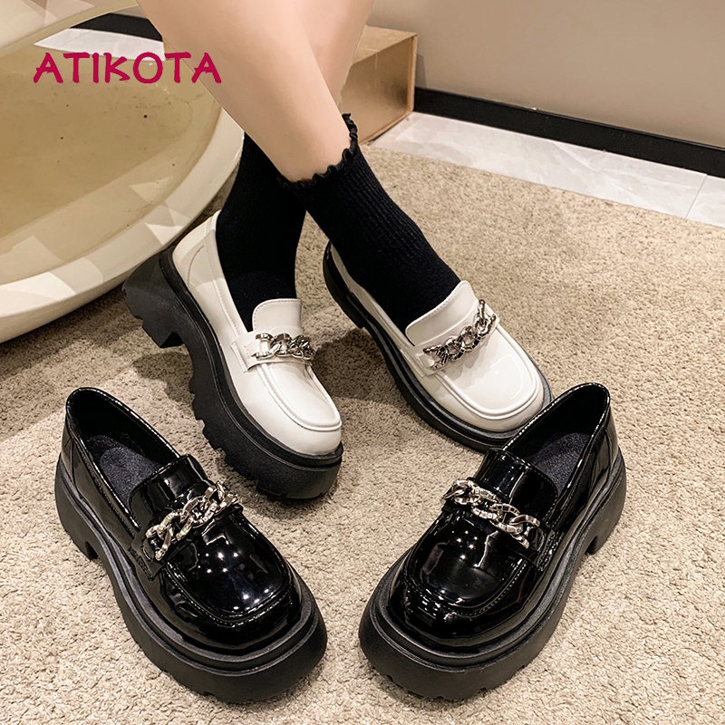 Giày Atikota đế dày mũi tròn trang trí chuỗi dây xích bằng kim loại thời trang cho nữ