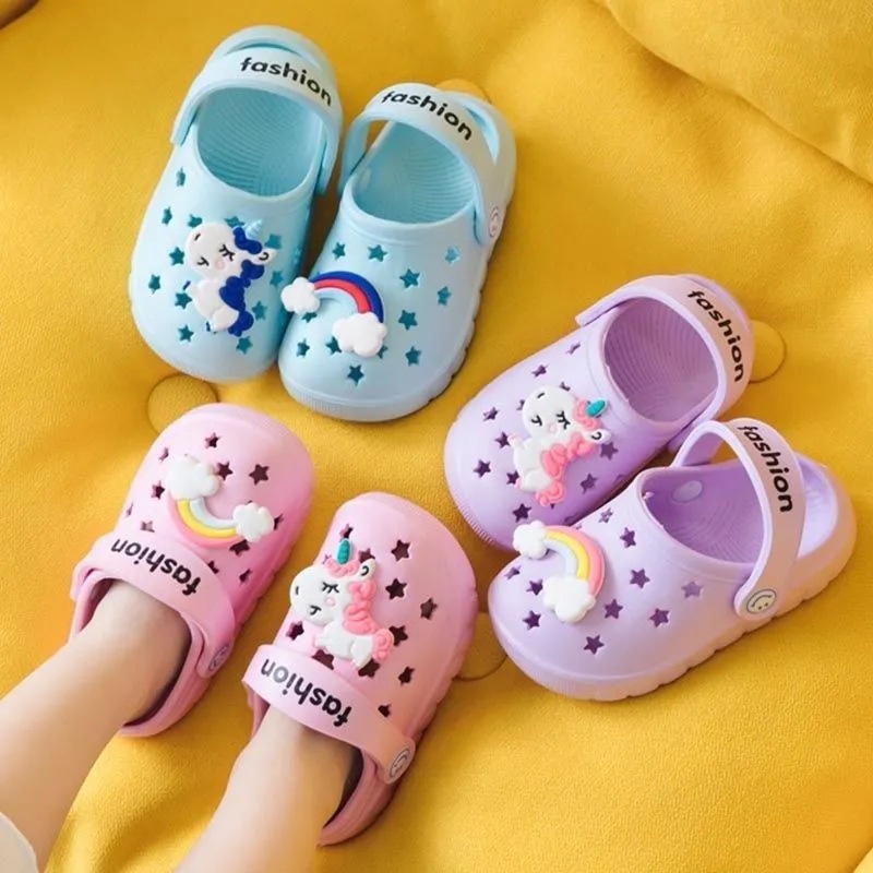 Dép crocs đi trong nhà đi biển mùa hè nhẹ họa tiết đáng yêu dành cho bé trai và bé gái