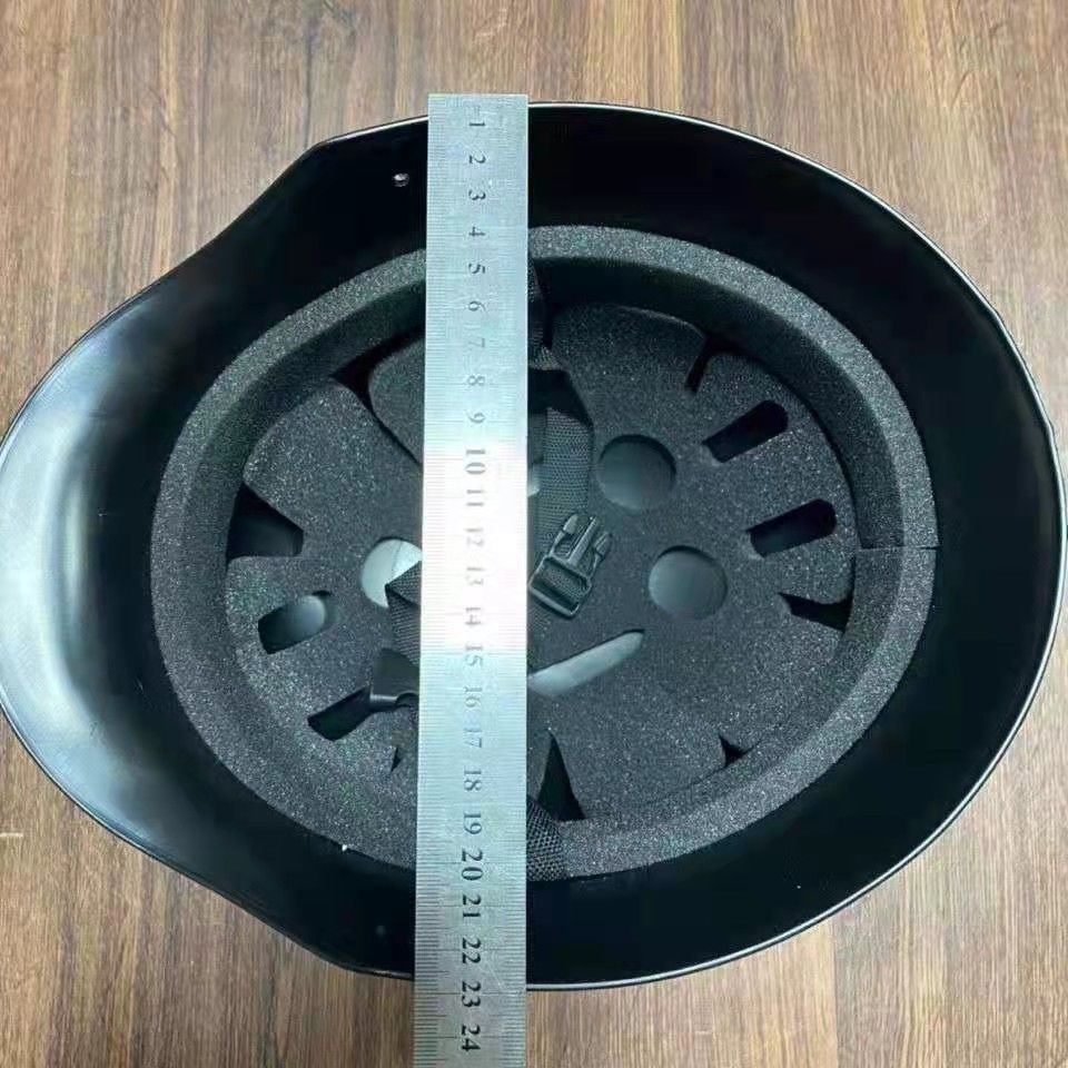 Mũ Bảo Hiểm Kiểu Quân Đội Đức World War II M35 Có Nhãn Dán