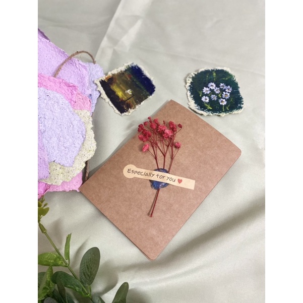 Thiệp giấy vintage trang trí hoa khô thủ công kt 10.5*15cm