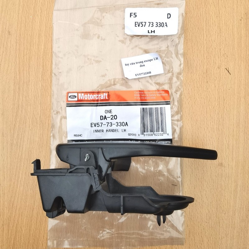 Tay cửa trong ford escape