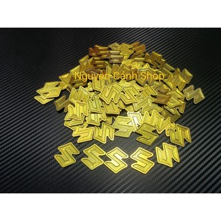 Tem logo suzuki vàng 25x30mm titan