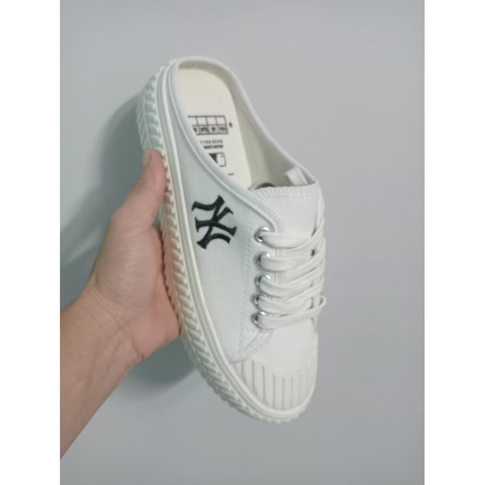 sục đạp gót thể thao ny trắng thêu chữ đen ảnh thật chất liệu vải thô canvas đế độn 4cm  hottren, buộc dây 2022