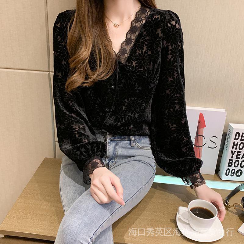 Áo Nhung Tay Dài Cổ Chữ v Phối Ren Màu Đen Phong Cách Retro Thời Trang Cho Nữ