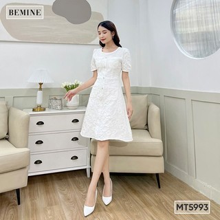 Đầm cổ tròn túi hộp đính nút BEMINE MT5993