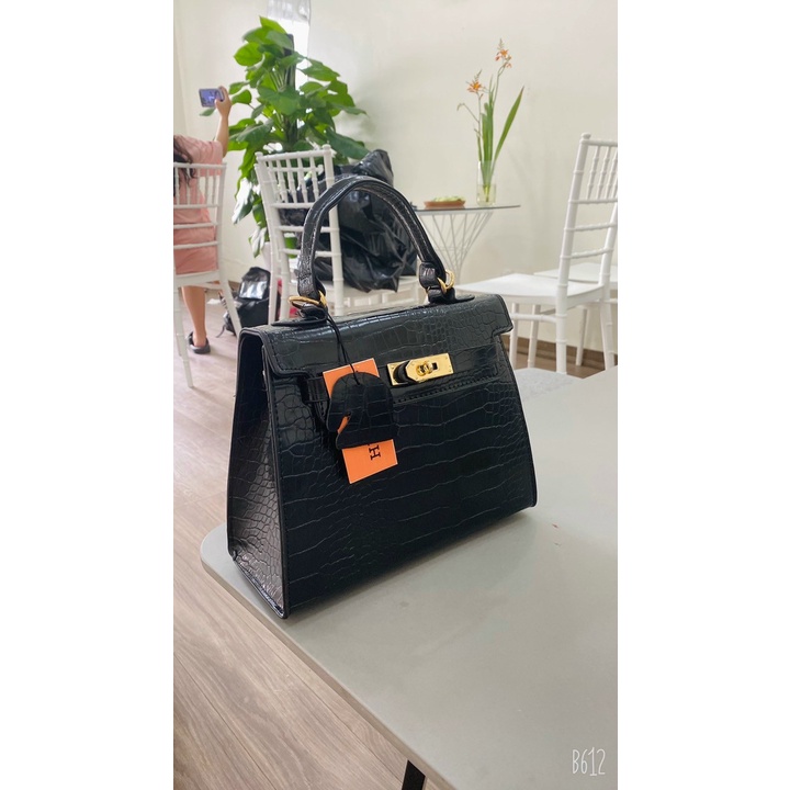 Túi xách H.M Size 25 Da Rắn Hót Trend siêu đẹp SHOP DUYÊN CƯỜNG ( mã HMR25)
