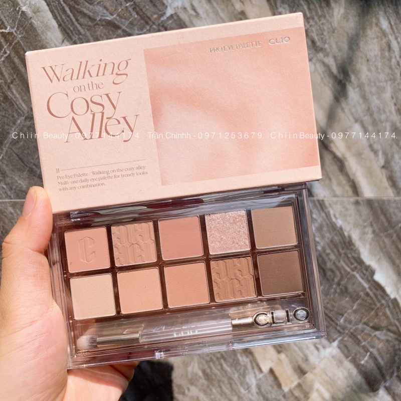 Có kèm cọ mắt - Bảng phấn mắt CLIO Pro Eye Palette màu số 11 tone Walking on the Cozy Alley nâu nhẹ nhàng
