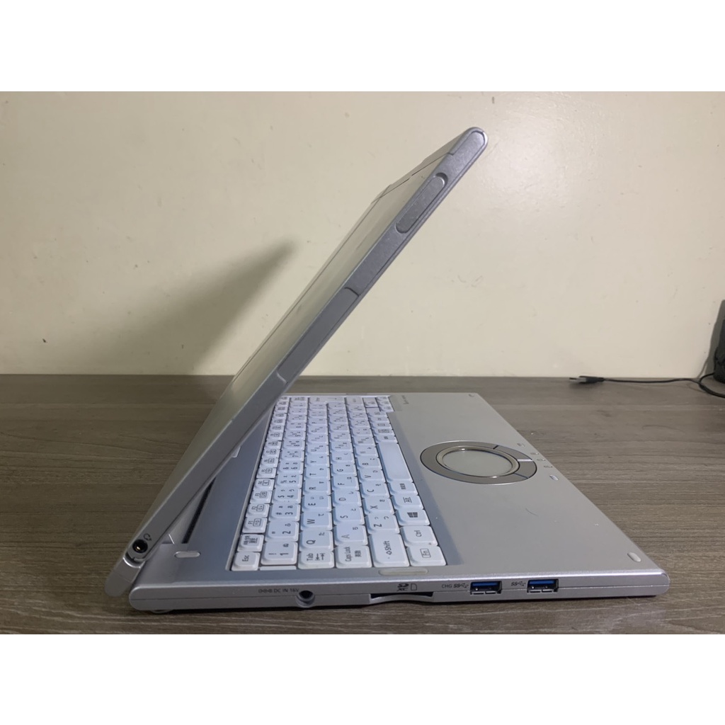 Laptop Cũ Panasonic CF-XZ6 - i5 7300u- Ram 8G - SSD 256G- Màn 12" 2K