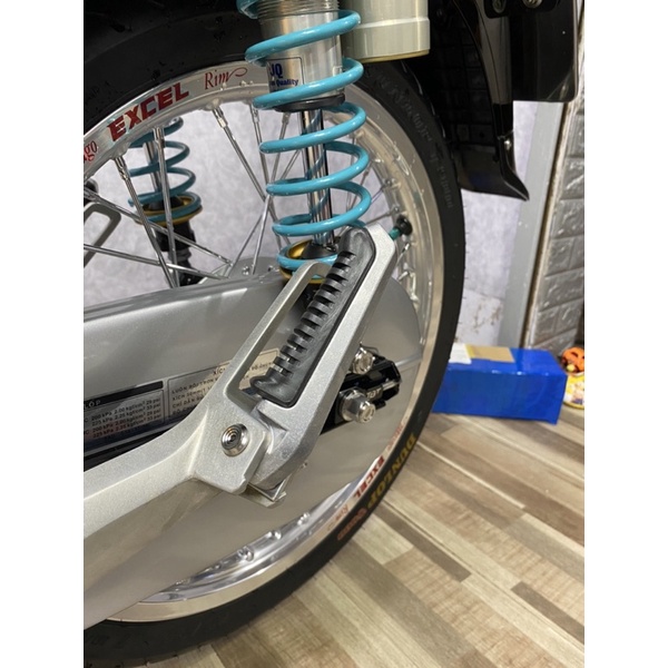 Gác chân Suzuki 1:1 mod gắn Wave Dream Future