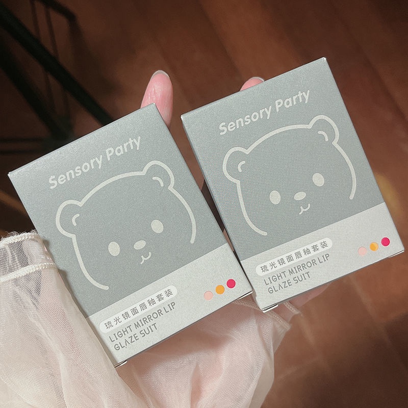 Bộ Son Bóng Dưỡng Ẩm Màu Trắng Thiết Kế Vỏ Hình Gấu Dễ Thương JP5