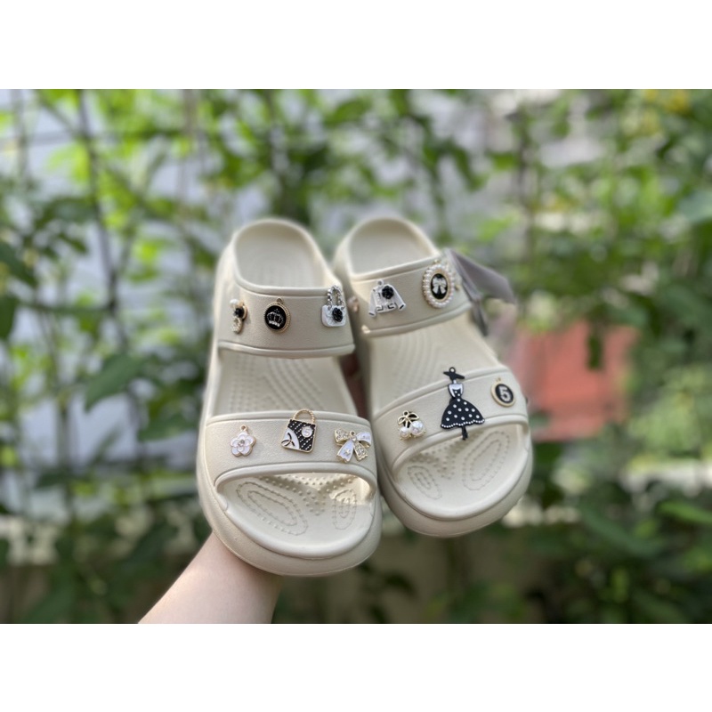 Bộ 16 sticker, charm, jibit, hình gắn đính đá có khuy gắn dép Cross