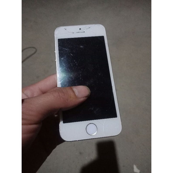 Xác điện thoại cũ 5s bị vô hiệu hóa.