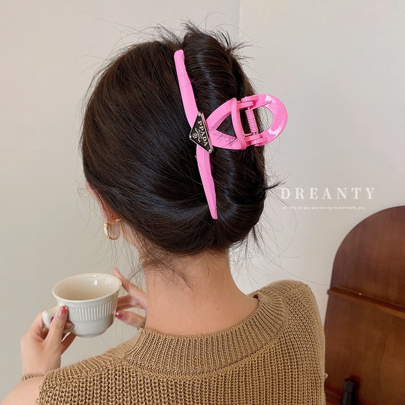 Kẹp Tóc Hình Tam Giác In Chữ Đơn Giản Phong Cách Hàn Quốc Cao Cấp