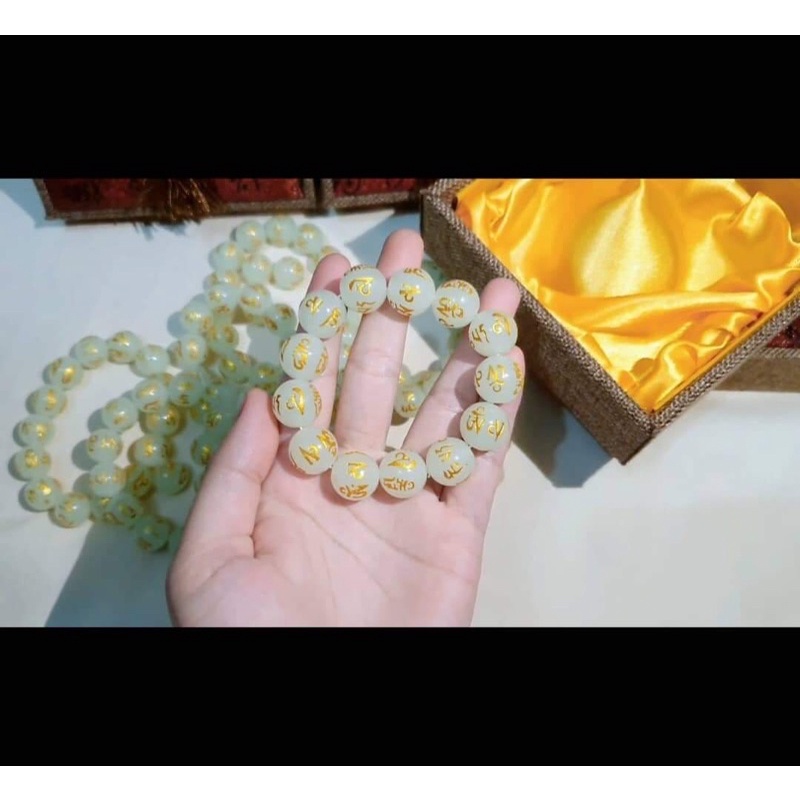 VÒNG TAY ĐÁ DẠ QUANG PHÁT SÁNG KHẮC OM MANI PADME HUM