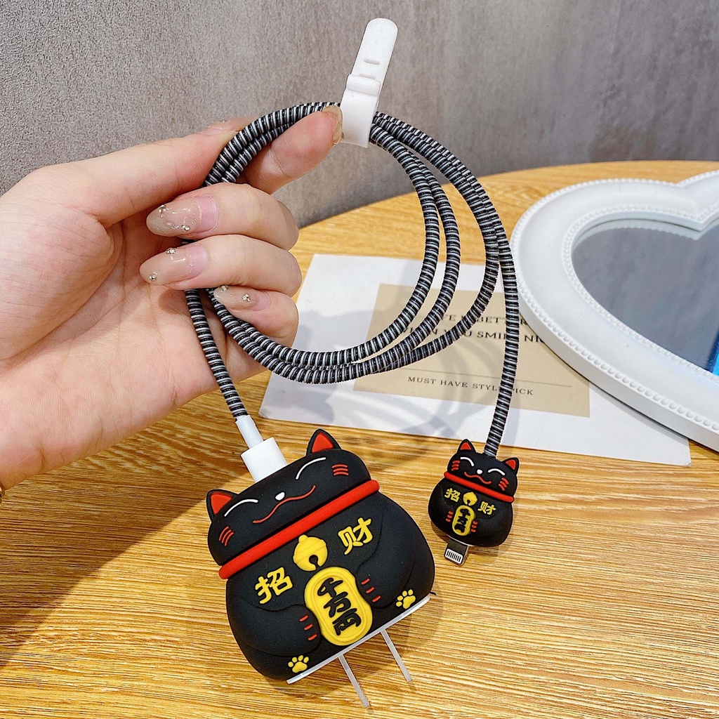 Phụ Kiện Bảo Vệ Dây Cáp Sạc iPhone 18w / 20w Bằng Silicone Hình Mèo May Mắn