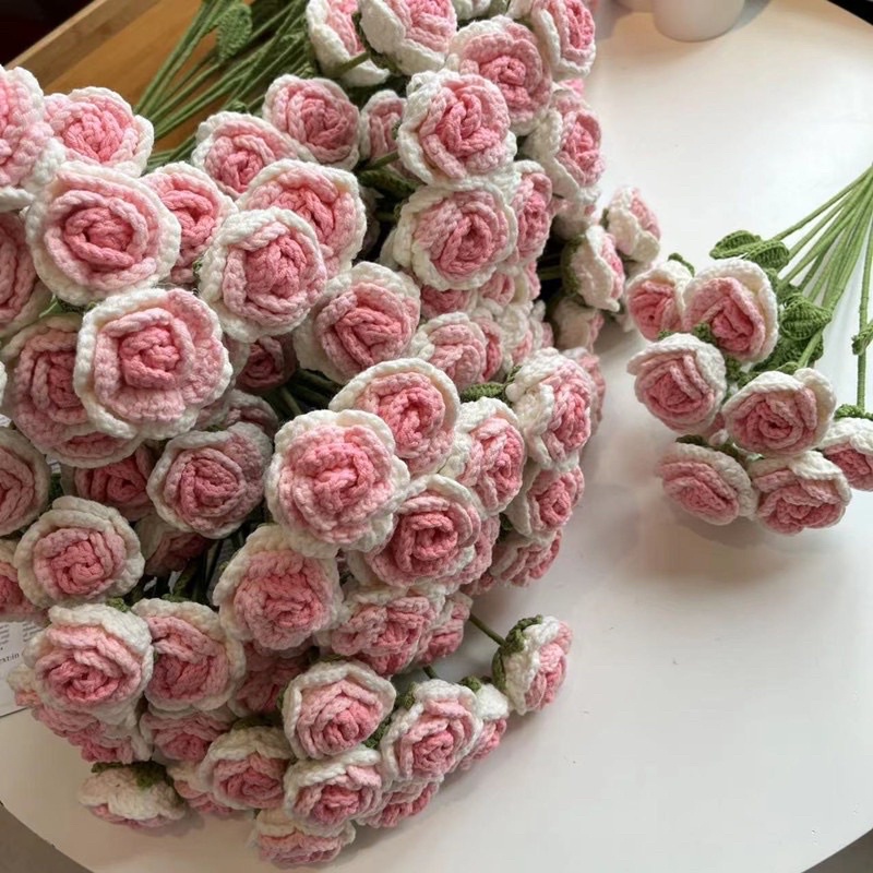 Hoa Hồng Len Màu Gradient Làm Quà Tặng Trang Trí Độc Đáo Sang Chảnh