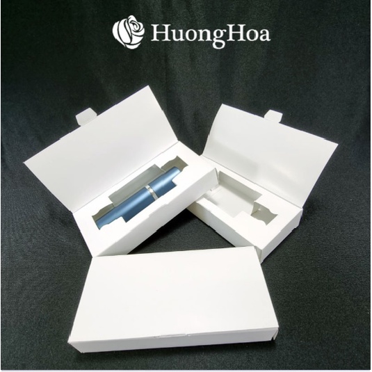 Hộp giấy cao cấp màu trắng mã 4