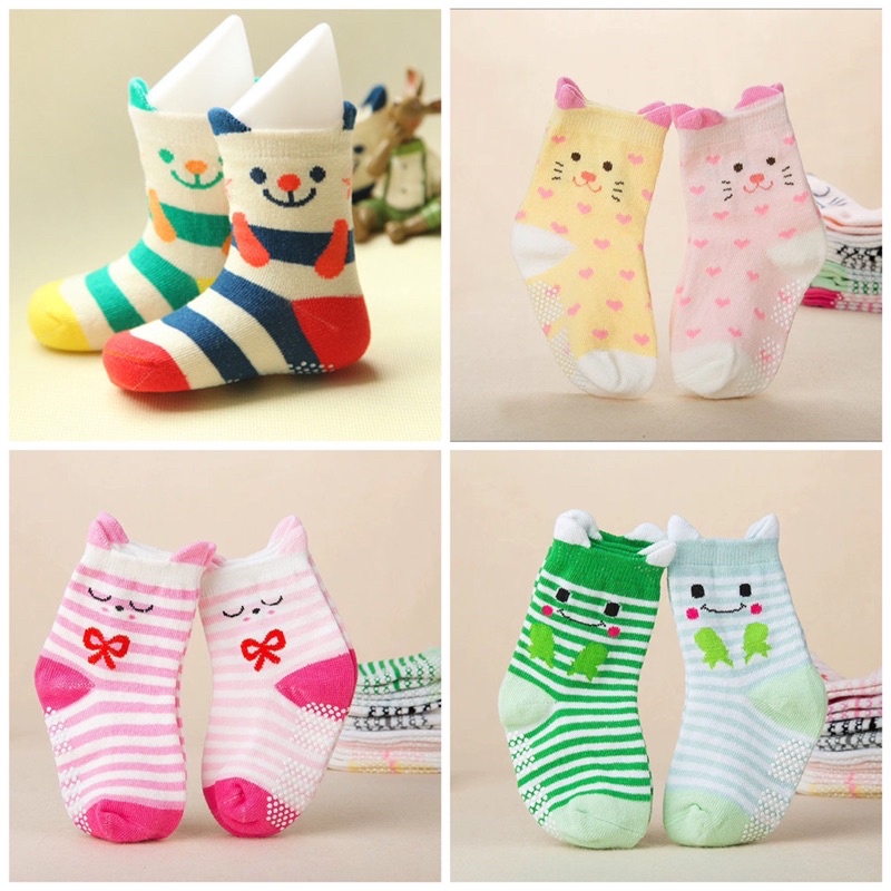 Set 2 đôi tất chống trơn cho bé