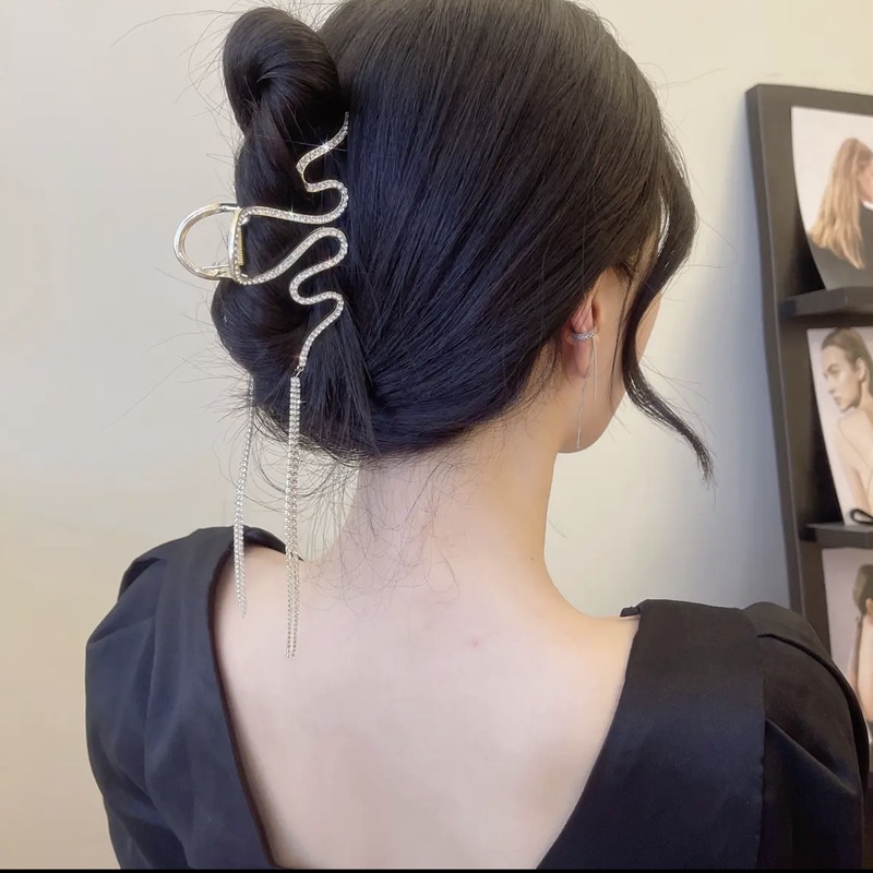 Kẹp Tóc Hình Cá Mập Đính Đá Tua Rua Kiểu Hàn Quốc Mới