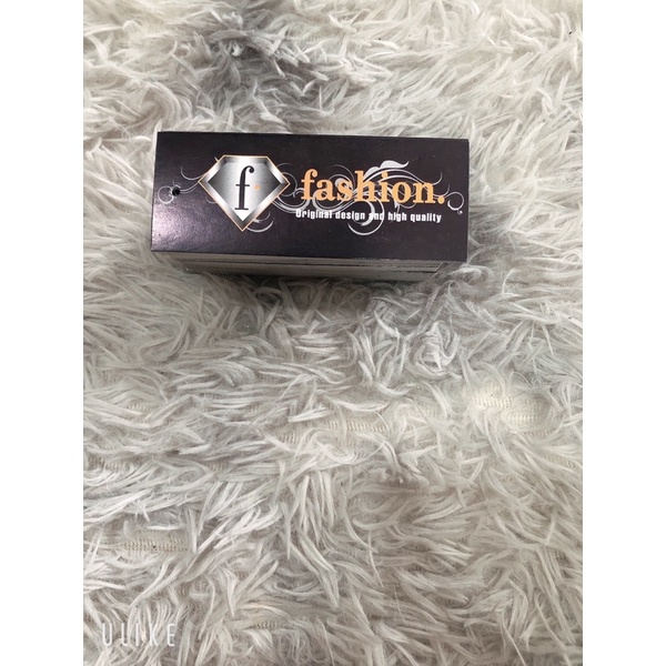 Tag , thẻ bài treo quần áo