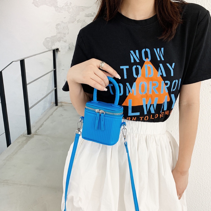 Túi Đựng Mỹ Phẩm Họa Tiết Sọc Thời Trang Dành Cho Nữ