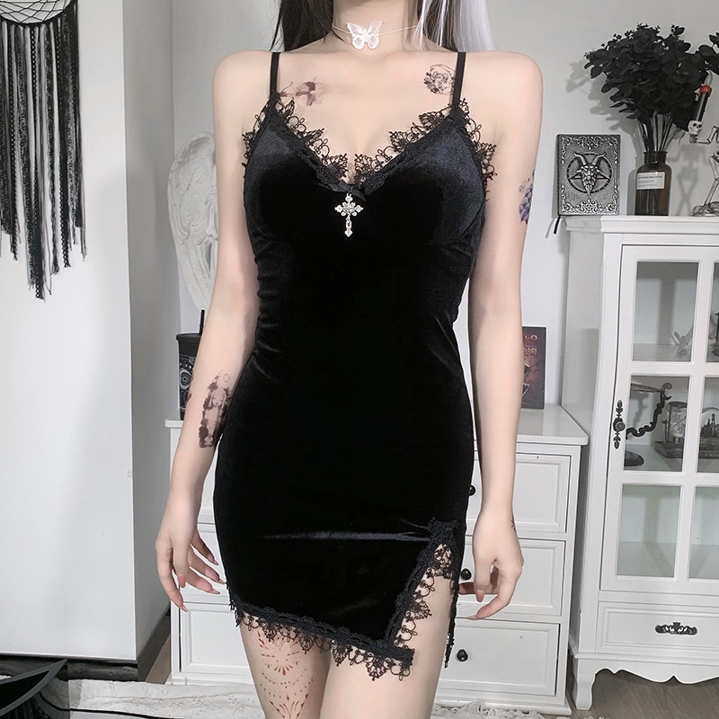 Đầm Hai Dây Màu Đen Cổ Chữ V Phối Ren Phong Cách Vintage Gợi Cảm