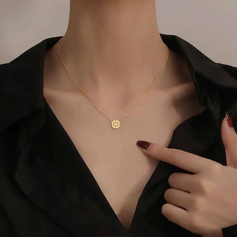 Vòng cổ Mặt Vuông Rỗng