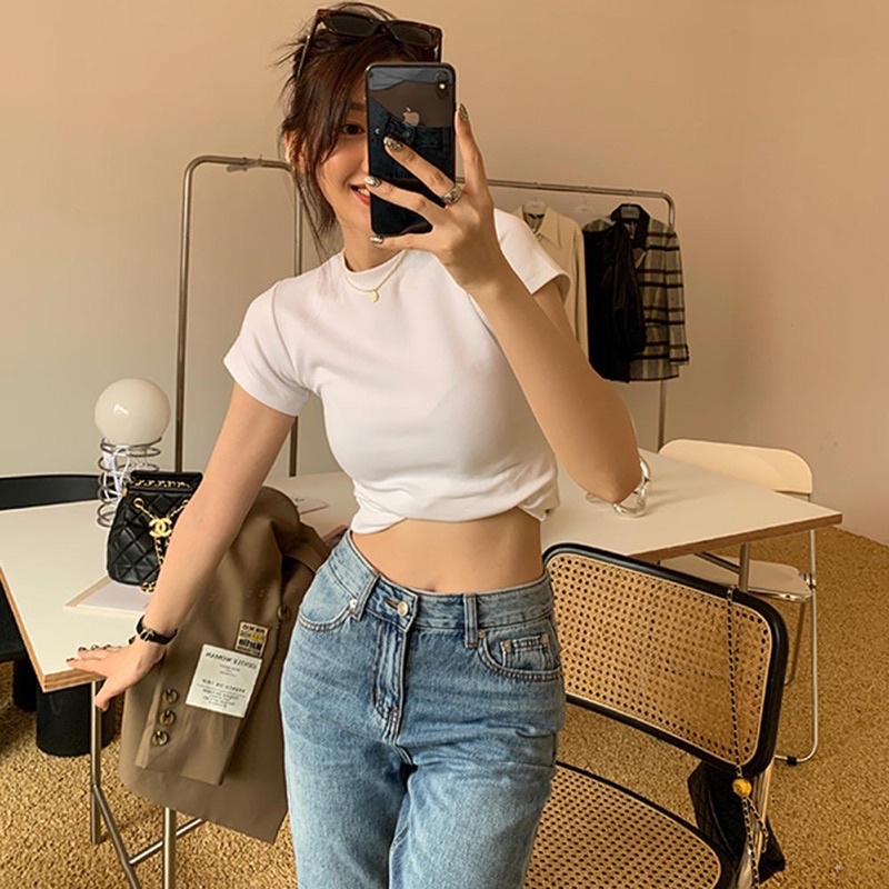 Áo thun tay ngắn ôm body, có thể vén áo làm áo croptop