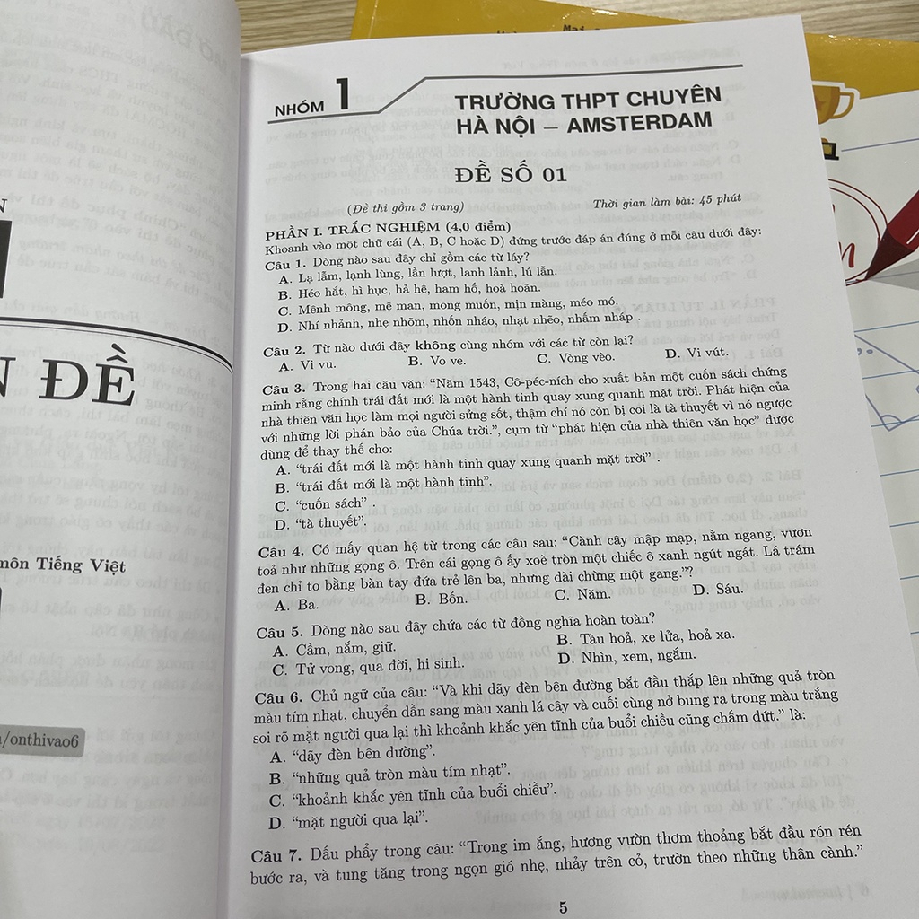 [LỚP 5] Sách Chinh Phục Đề Thi Vào Lớp 6 Môn Toán, Tiếng Việt, Tiếng Anh - Ôn luyện thi vào 6 chất lượng cao - HOCMAI