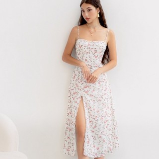Jubin studio i đầm hai dây hoa nhí xẻ đùi