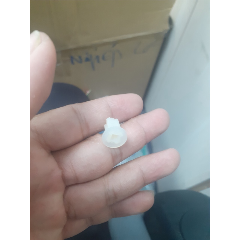 Nhông gắn nắp ly xay thịt Máy xay sinh tố cầm tay Bluestone BLB-5268, 5251