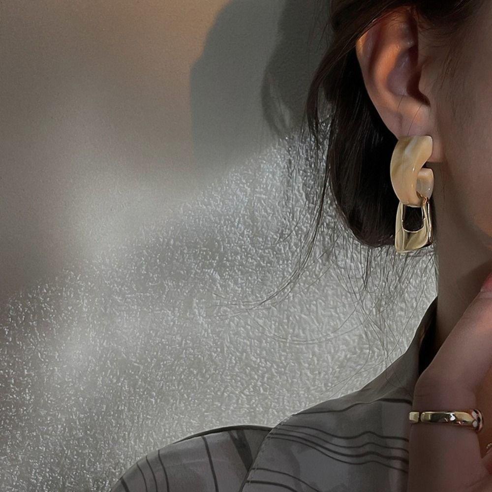 Khuyên Tai Hình Học Acrylic Màu Hổ Phách Phong Cách Vintage Thanh Lịch
