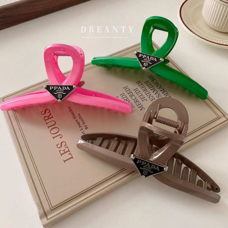 Kẹp Tóc Hình Tam Giác In Chữ Đơn Giản Phong Cách Hàn Quốc Cao Cấp