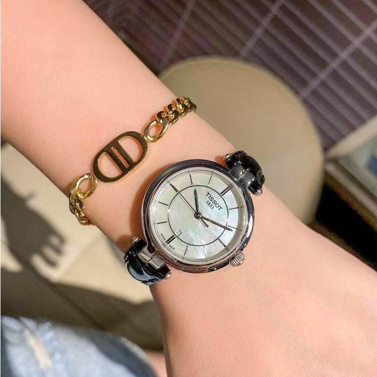 Đồng hồ nữ Tissot dây da bóng dành cho nữ,size 26mm, có ngày,viền thép, sang trọng bảo hành 3 tháng