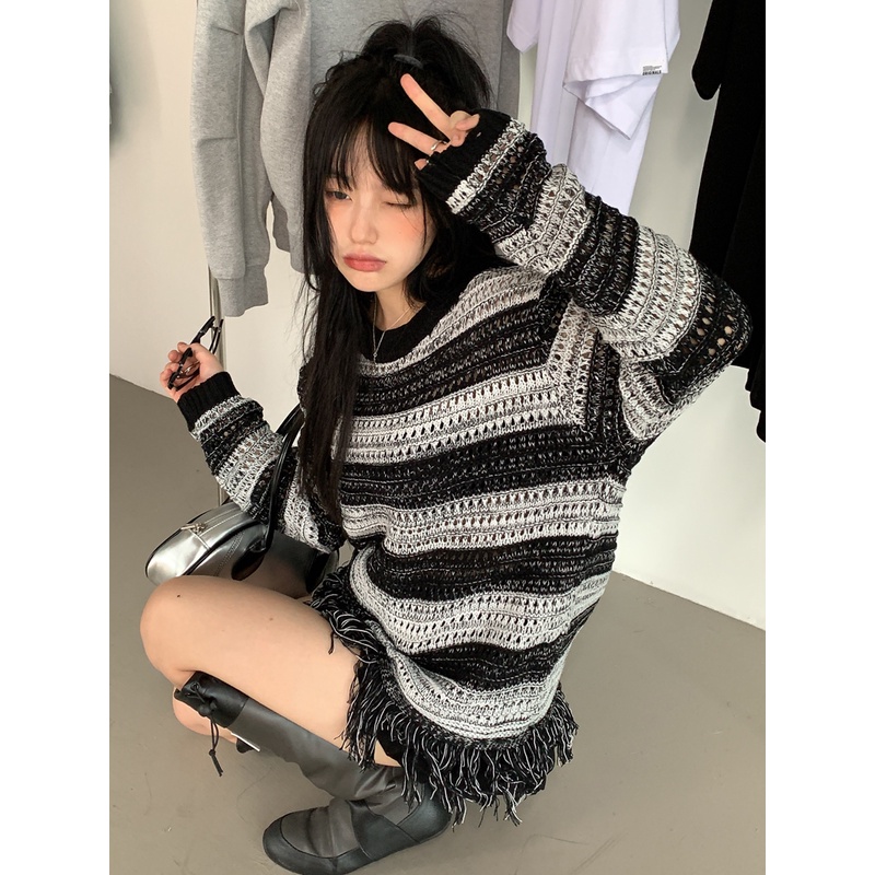 Áo Sweater Dệt Kim Dáng Rộng Họa Tiết Kẻ Sọc Thiết Kế Đục Lỗ Phối Tua Rua Thời Trang Thu Đông Mới Cho Nữ