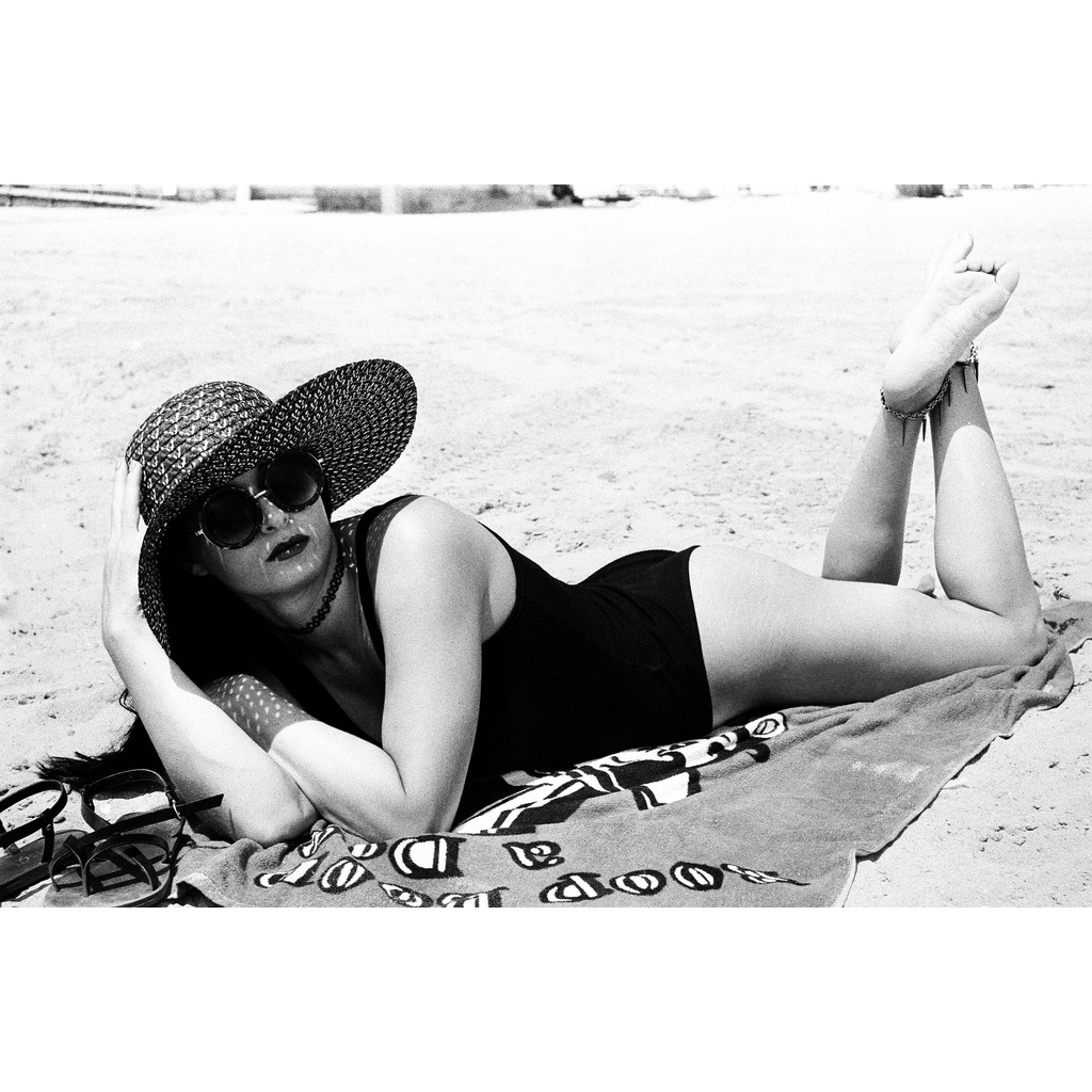 Phim CatLABS X Pro ISO 320, Đen Trắng B&W, 135/35mm x 36 Kiểu, In Date Cho Máy Chụp Ảnh Film - LIIQ Flash