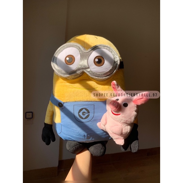 Gấu bông Minions ôm heo hàng chính hãng