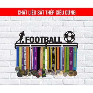Giá treo huy chương bóng đá lên tường