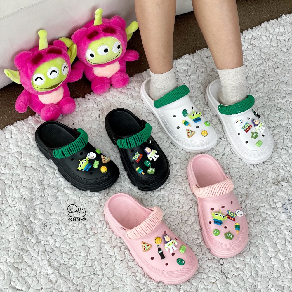 Dép lỗ Toy Story